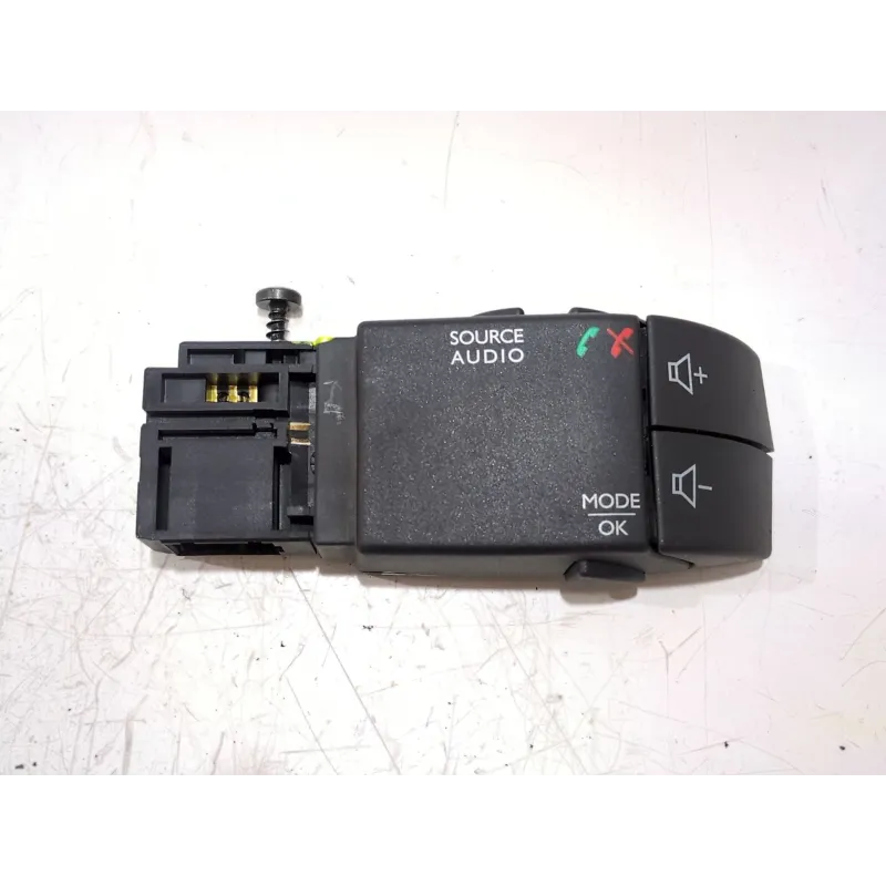 Recambio de mando volante para renault clio iv (bh_) 1.5 dci 90 referencia OEM IAM 255522448R  