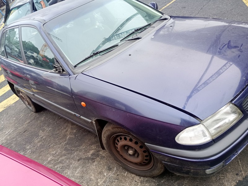 opel astra f sedán (t92) del año 1997