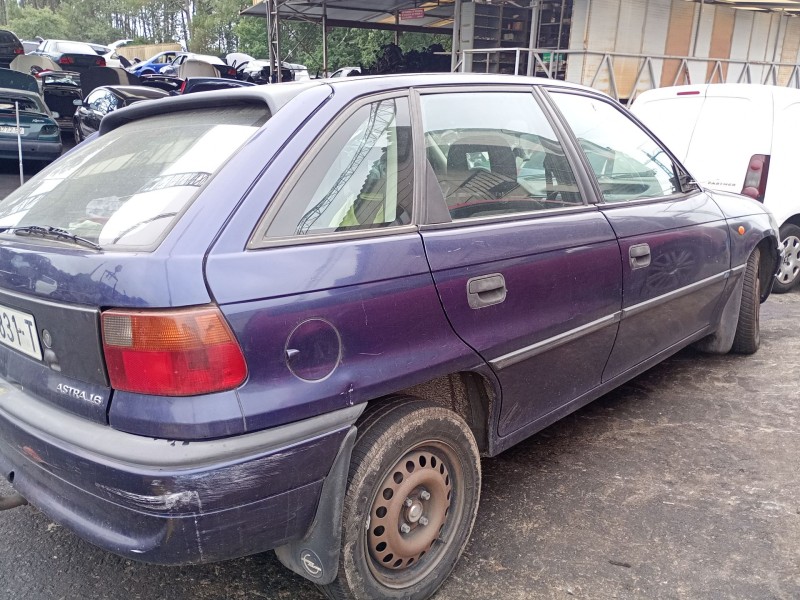 opel astra f sedán (t92) del año 1997