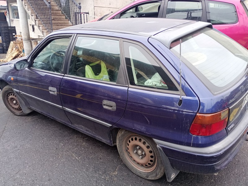 opel astra f sedán (t92) del año 1997