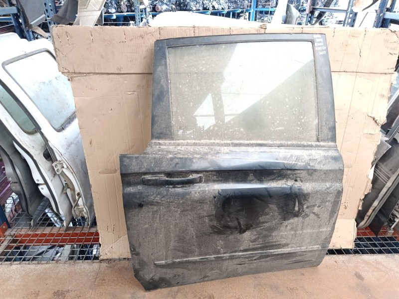 Recambio de puerta trasera derecha para ssangyong actyon sports pick-up 2.0 xdi 4wd referencia OEM IAM   