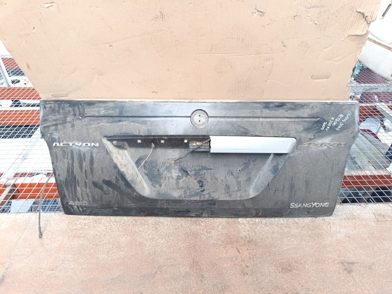 Recambio de porton trasero para ssangyong actyon sports pick-up 2.0 xdi 4wd referencia OEM IAM   