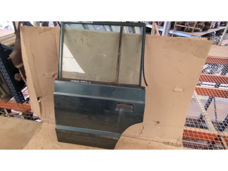 Recambio de puerta delantera izquierda para ssangyong family 2.5 d 68cv referencia OEM IAM   
