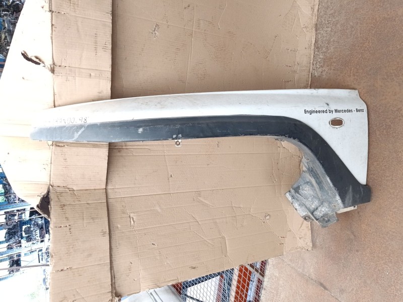 Recambio de aleta delantera izquierda para ssangyong korando (07.1997) 2.3 tdic referencia OEM IAM   