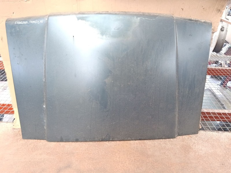 Recambio de capot para ssangyong family 2.5 d 68cv referencia OEM IAM   