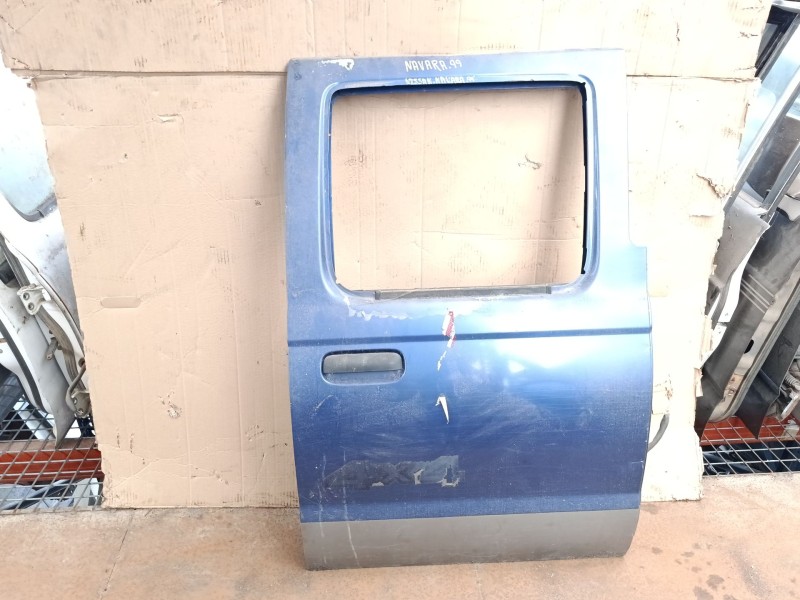 Recambio de puerta trasera derecha para nissan navara caja/chasis (d22) 2.5 di referencia OEM IAM   