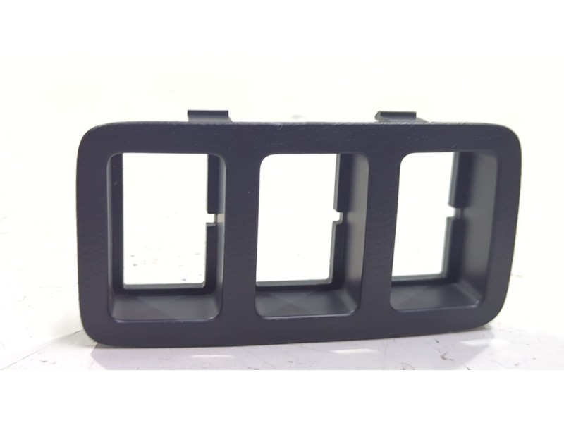 Recambio de moldura para suzuki swift iii (sg) 1.3 ddis referencia OEM IAM 7331262J10  