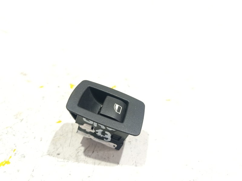 Recambio de mando elevalunas trasero derecho para bmw 1 (f20) 118 d referencia OEM IAM 920810603  
