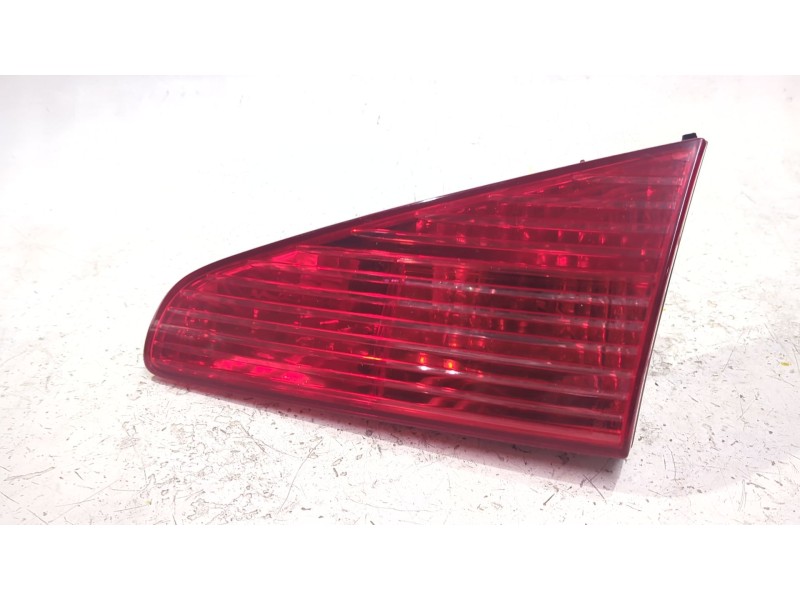 Recambio de piloto porton trasero derecho para peugeot 607 (9d, 9u) 2.2 hdi referencia OEM IAM 2543D  