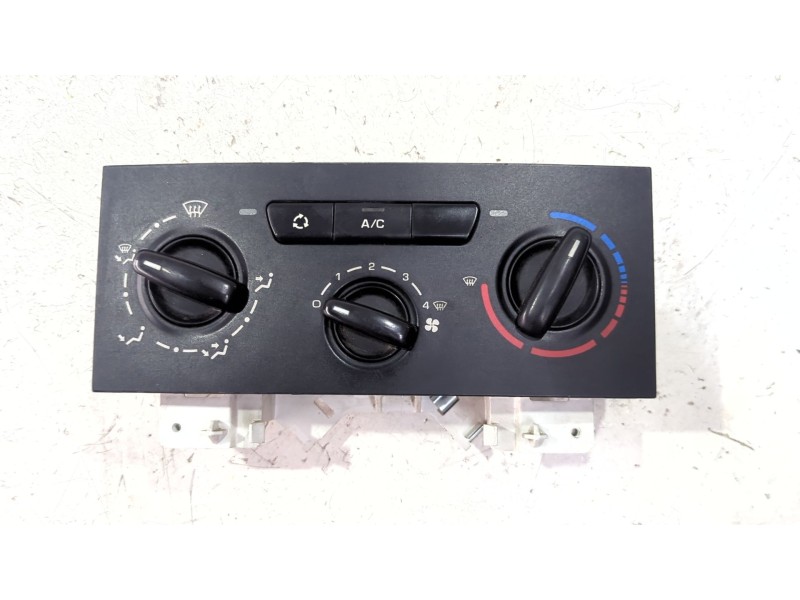 Recambio de mando climatizador para citroën jumpy ii furgoneta 2.0 hdi 120 referencia OEM IAM A42102500  