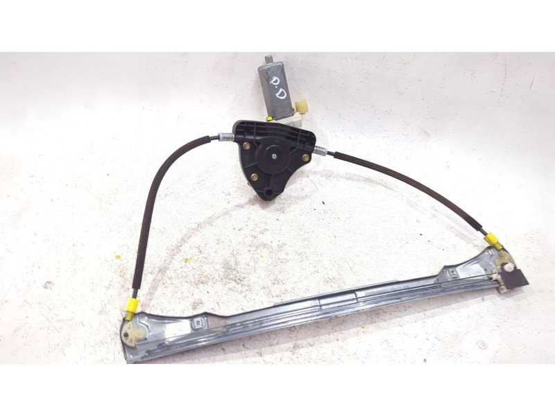 Recambio de mecanismo elevalunas delantero derecho para renault clio ii (xbo) 1.2 60cv referencia OEM IAM 8200209886  