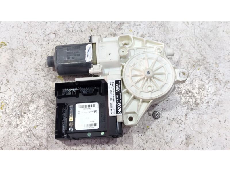 Recambio de motor elevalunas delantero derecho para audi a3 (8p1) 2.0 tdi 16v referencia OEM IAM 0130822205  