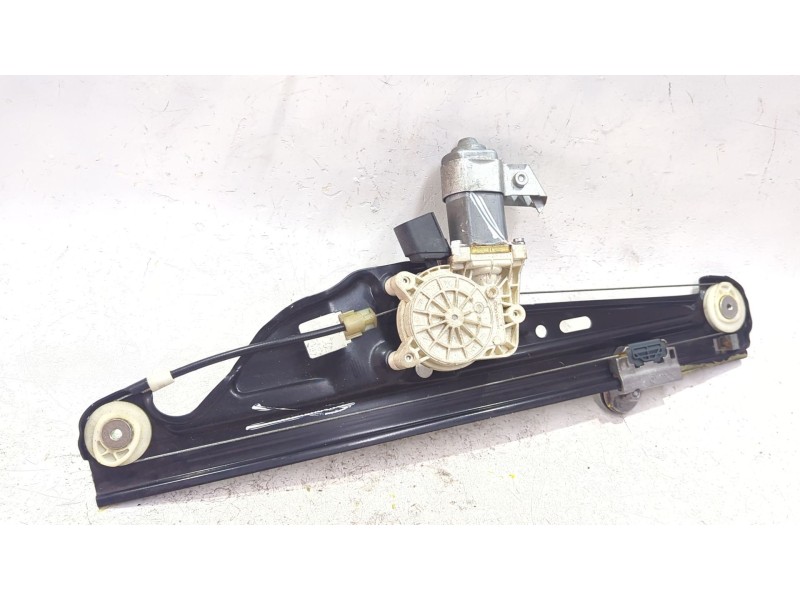Recambio de mecanismo elevalunas trasero derecho para bmw 5 (e60) 530 d referencia OEM IAM 7034388  