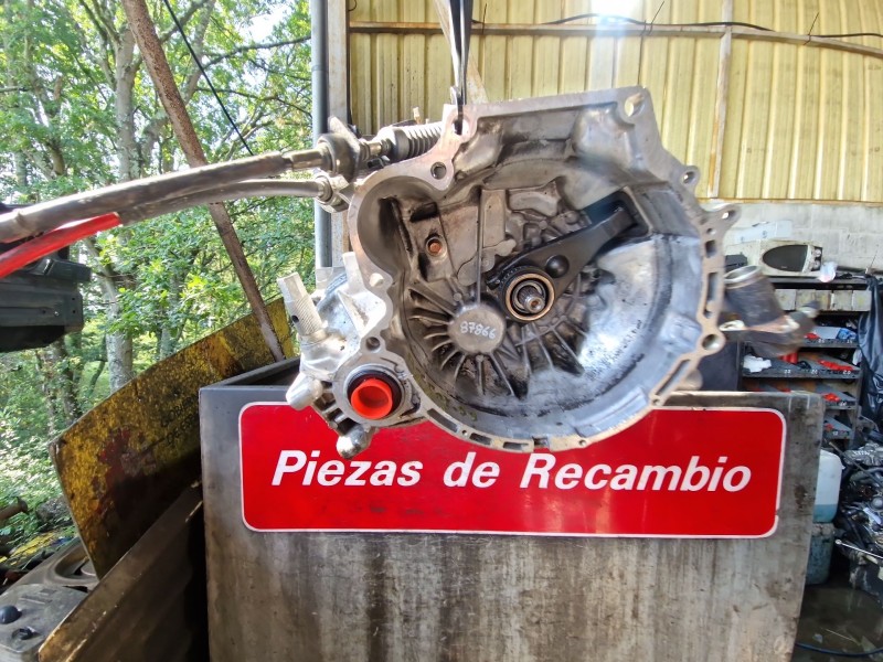 Recambio de caja cambios manual para hyundai accent i (x-3) 1.3 i 12v referencia OEM IAM HX2073  