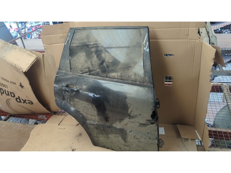 Recambio de puerta trasera derecha para ssangyong rexton (04.2003) 2.7 xdi referencia OEM IAM   