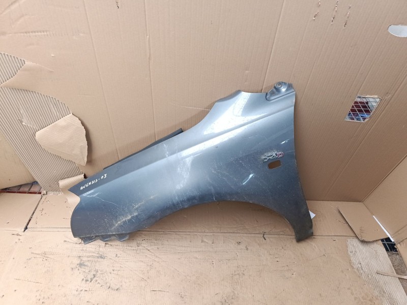Recambio de aleta delantera izquierda para toyota avensis (_t25_) 2.0 d-4d (cdt250_) referencia OEM IAM   