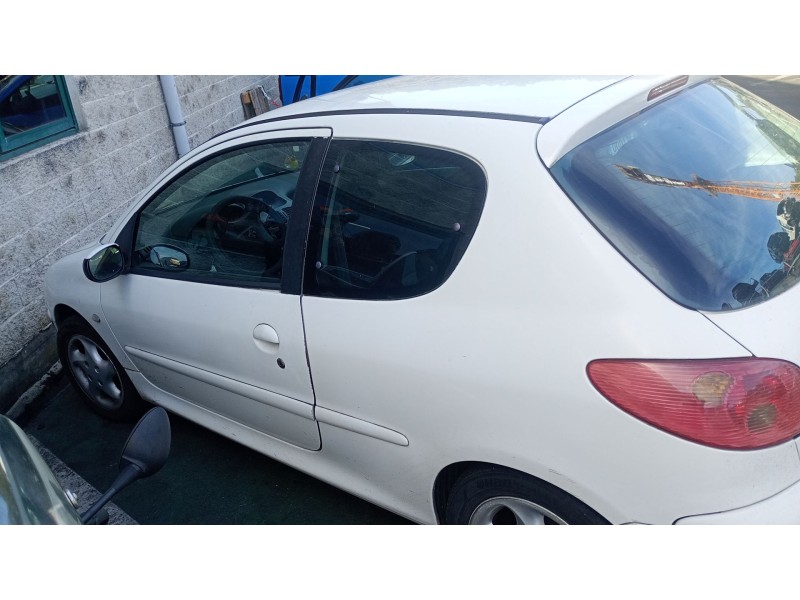 PEUGEOT 206 (1998)