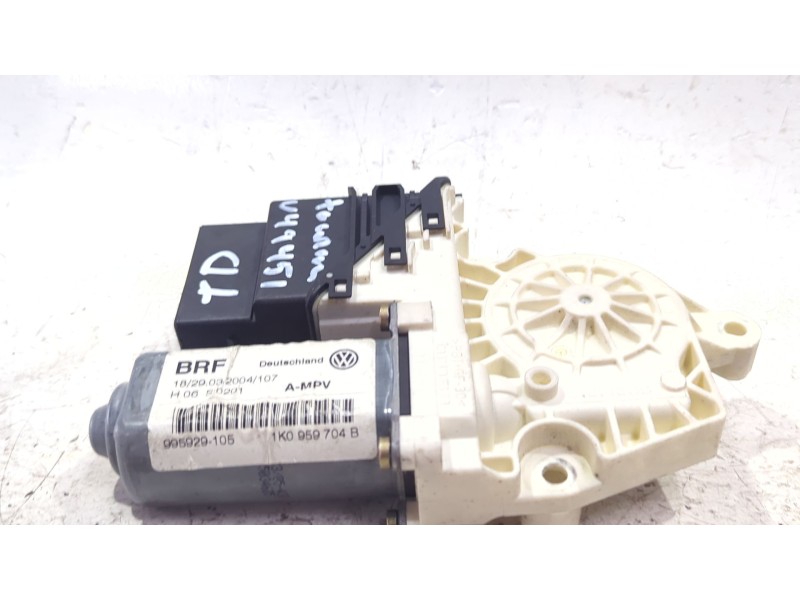 Recambio de motor elevalunas trasero derecho para volkswagen touran (1t1, 1t2) 2.0 tdi referencia OEM IAM 995929105  