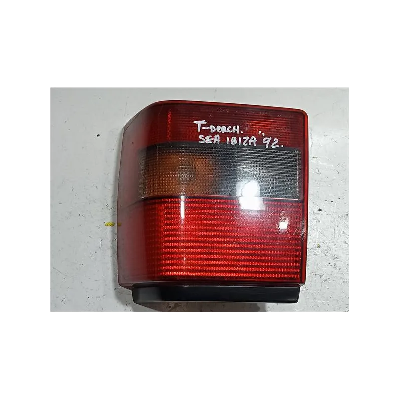 Recambio de piloto trasero derecho para seat ibiza (1985) 1.2 referencia OEM IAM A2810881  