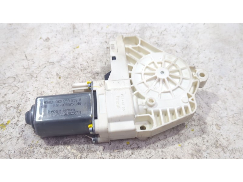 Recambio de motor elevalunas delantero derecho para audi a4 b8 (8k2) 2.0 tdi referencia OEM IAM 8K0959802A  
