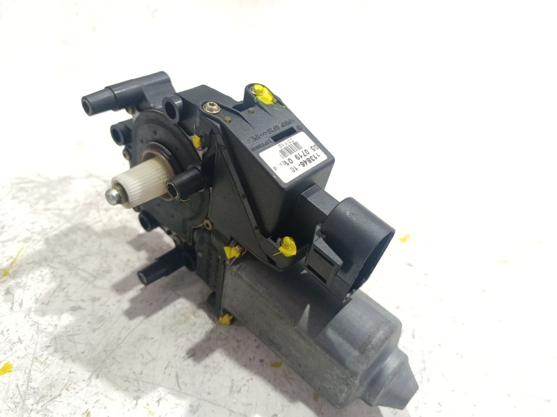 Recambio de motor elevalunas delantero derecho para audi a4 b5 (8d2) 1.9 tdi referencia OEM IAM 113846101  