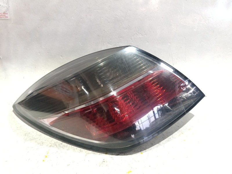 Recambio de piloto trasero izquierdo para opel astra h gtc (a04) 1.9 cdti (l08) referencia OEM IAM 008748010485  