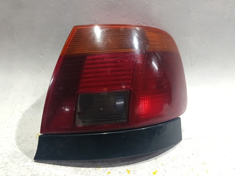 Recambio de piloto trasero derecho para audi a4 b5 (8d2) 1.9 tdi referencia OEM IAM 8D0945096  