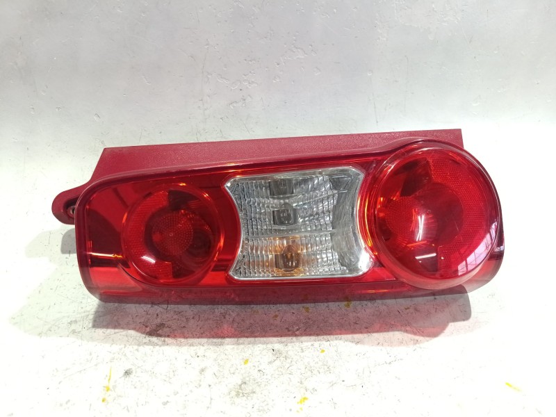 Recambio de piloto trasero izquierdo para peugeot partner furgoneta/monovolumen 1.6 hdi referencia OEM IAM e95677  