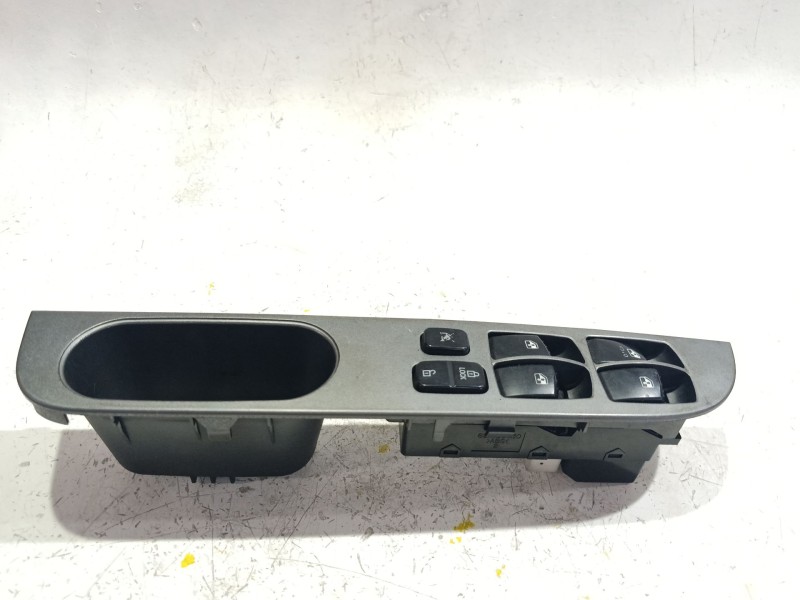 Recambio de mando elevalunas delantero izquierdo para ssangyong rodius i 2.7 xdi referencia OEM IAM 8582021000  