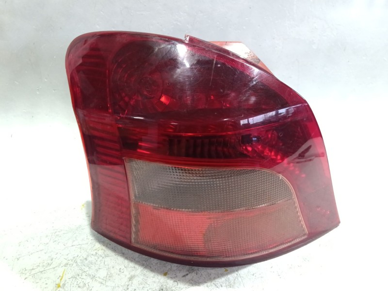 Recambio de piloto trasero izquierdo para toyota yaris (_p9_) 1.4 d-4d (nlp90_) referencia OEM IAM 04360044  
