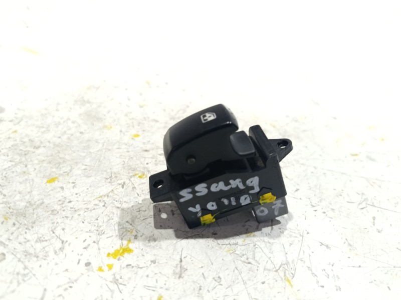 Recambio de mando elevalunas delantero derecho para ssangyong rodius i 2.7 xdi referencia OEM IAM 621W05450  