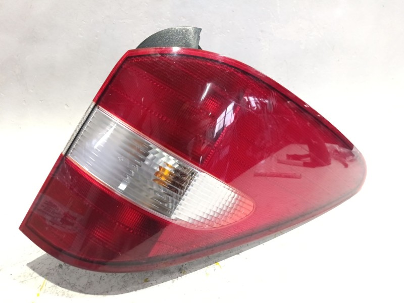 Recambio de piloto trasero izquierdo para ssangyong rodius i 2.7 xdi referencia OEM IAM 4917451  