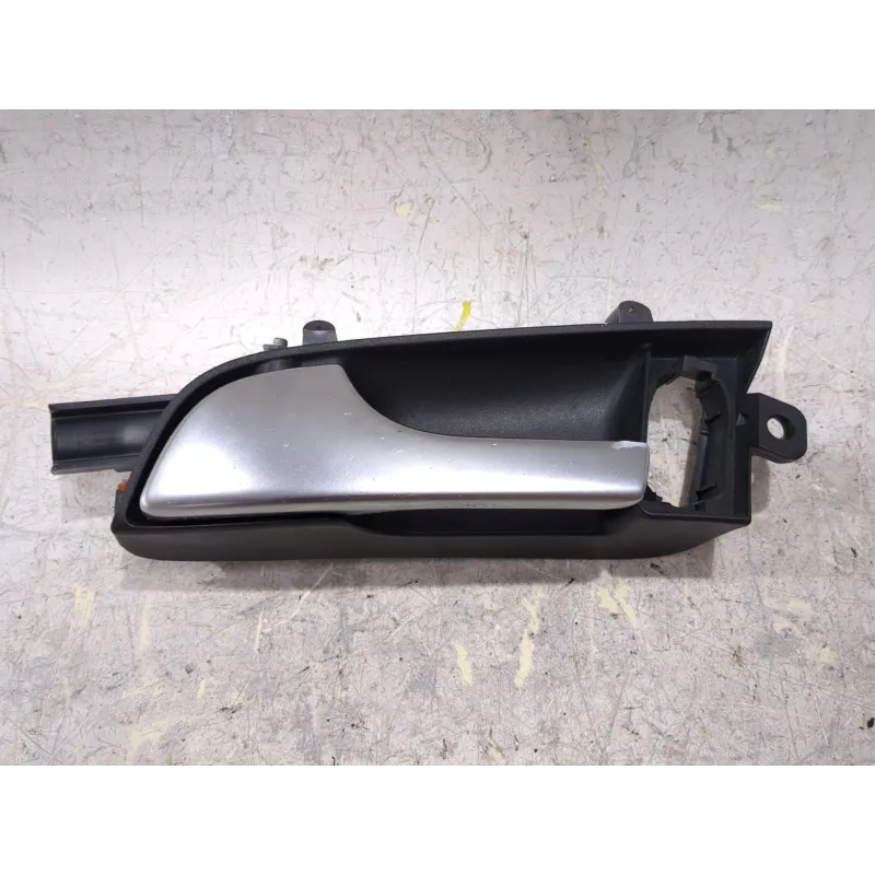 Recambio de manilla interior puerta delantera izquierda para audi a3 (8p1) 1.6 tdi referencia OEM IAM 8P3867019  