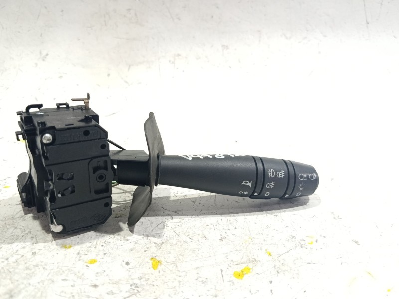 Recambio de mando intermitentes para dacia duster i (2010) 1.5 dci referencia OEM IAM 8200792586  