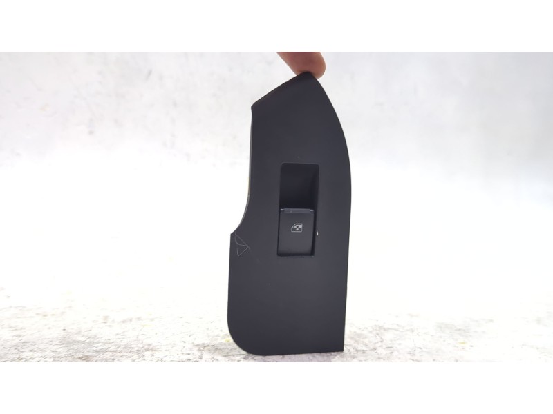 Recambio de mando elevalunas trasero derecho para chevrolet captiva (c100, c140) 2.0 d 4wd referencia OEM IAM 202005438  