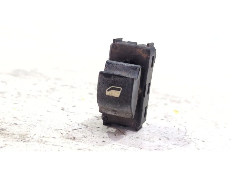 Recambio de mando elevalunas delantero derecho para peugeot 5008 (0u_, 0e_) 1.6 hdi referencia OEM IAM 3017030800  