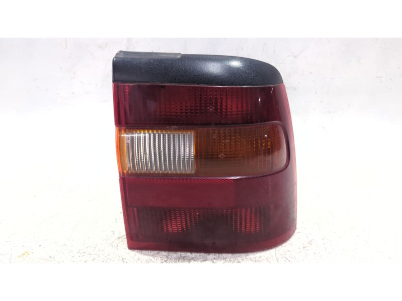 Recambio de piloto trasero derecho para opel vectra a (1988) 2.0 i 16v referencia OEM IAM 394244  