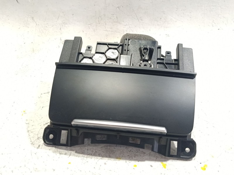 Recambio de cenicero para audi a4 b8 (8k2) 2.0 tdi referencia OEM IAM 8K0857951  