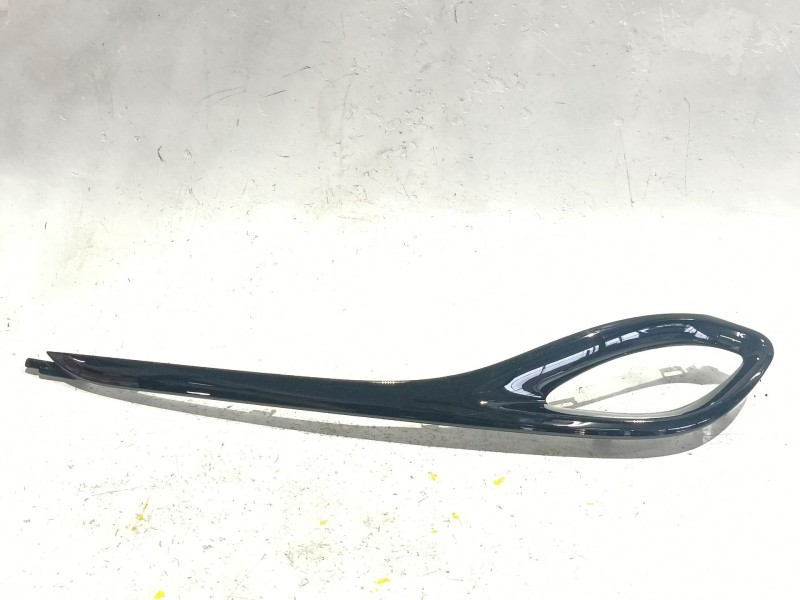 Recambio de molduras delanteras para opel astra k (b16) 1.6 cdti (68) referencia OEM IAM 39068927  