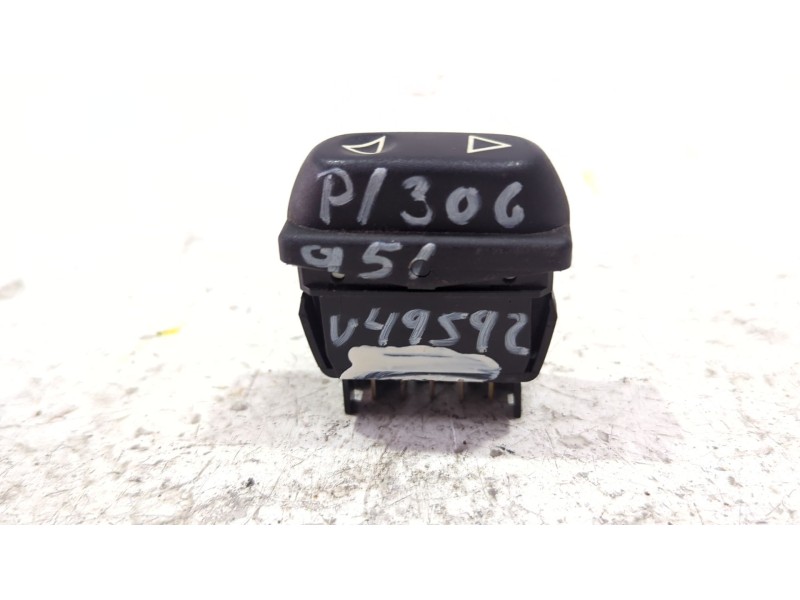 Recambio de mando elevalunas delantero izquierdo para peugeot 306 (7b, n3, n5) 1.9 sld referencia OEM IAM   