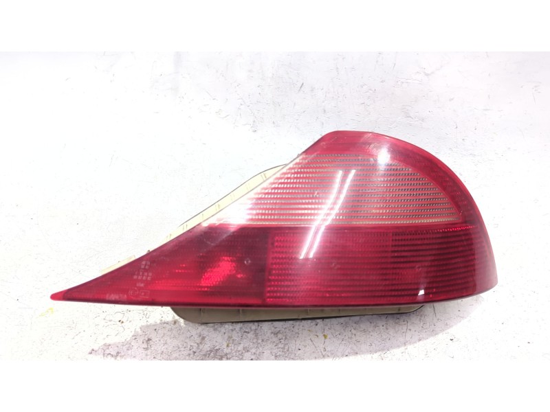 Recambio de piloto trasero derecho para lancia y (840_) 1.1 (840ae) referencia OEM IAM 46540058  