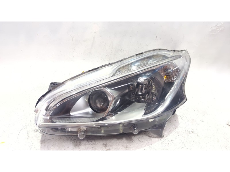Recambio de faro delantero izquierdo para peugeot 208 i (ca_, cc_) 1.2 vti 82 referencia OEM IAM 9810805780  