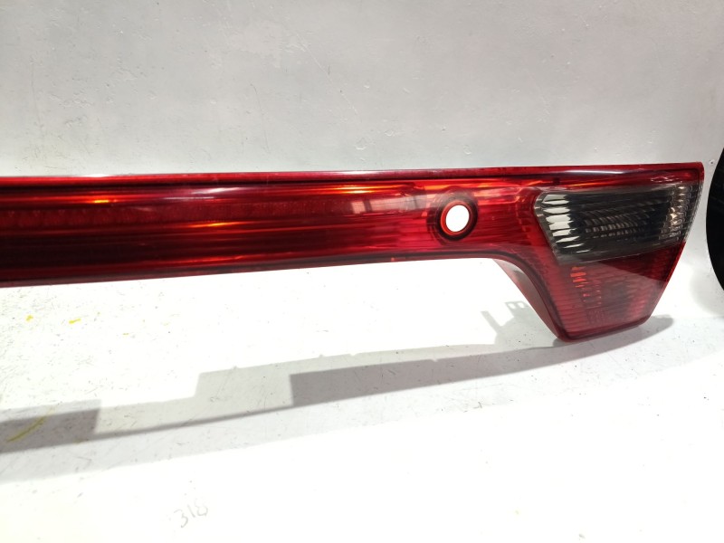 Recambio de piloto trasero central para seat toledo ii (1m2) 1.9 tdi referencia OEM IAM 1M5945225C  