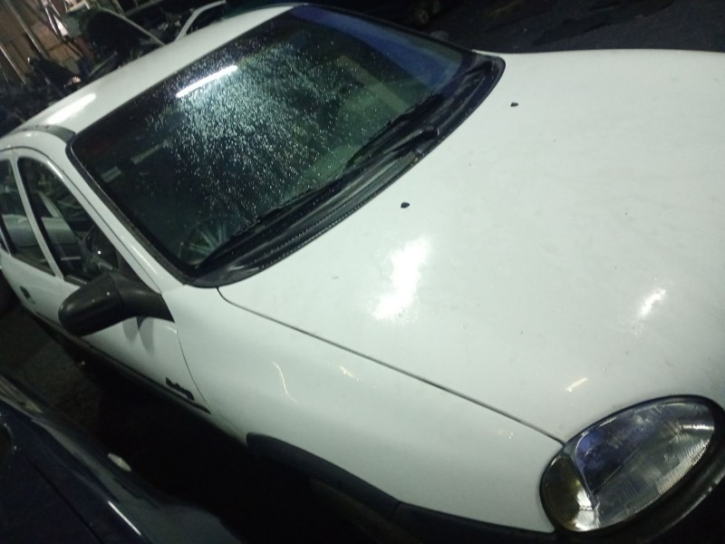 opel corsa b (1993) del año 1994