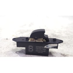 MANDO ELEVALUNAS TRASERO DERECHO MR587944 
