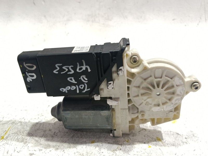 MOTOR ELEVALUNAS DELANTERO DERECHO 101386101 