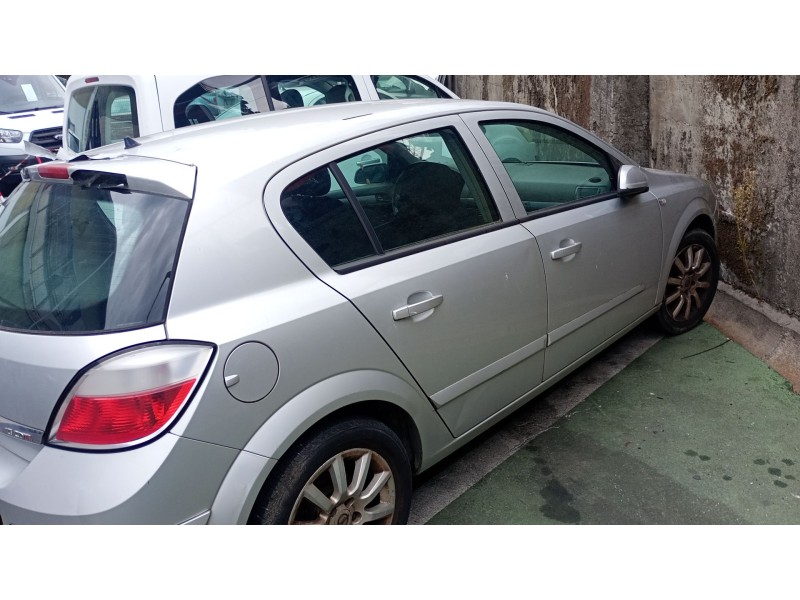 opel astra h (a04) del año 2005