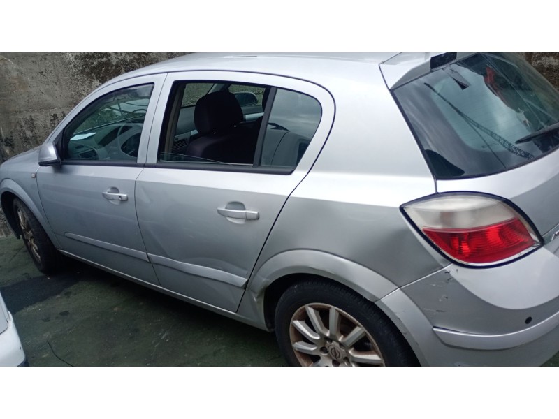 opel astra h (a04) del año 2005