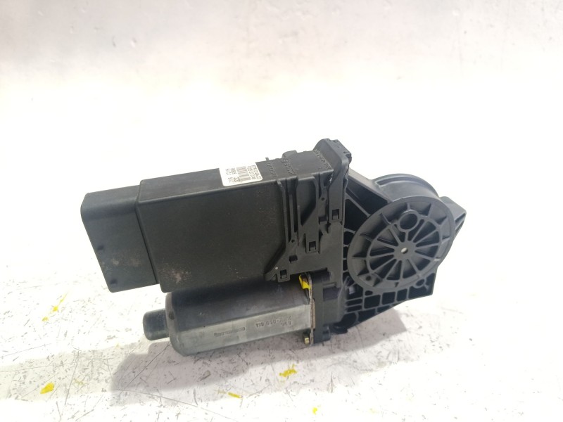 MOTOR ELEVALUNAS DELANTERO DERECHO 9776101434203 