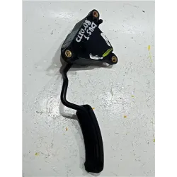 Recambio de potenciometro pedal gas para renault clio iii (2005) 1.1 75 cv referencia OEM IAM 8200297342A  